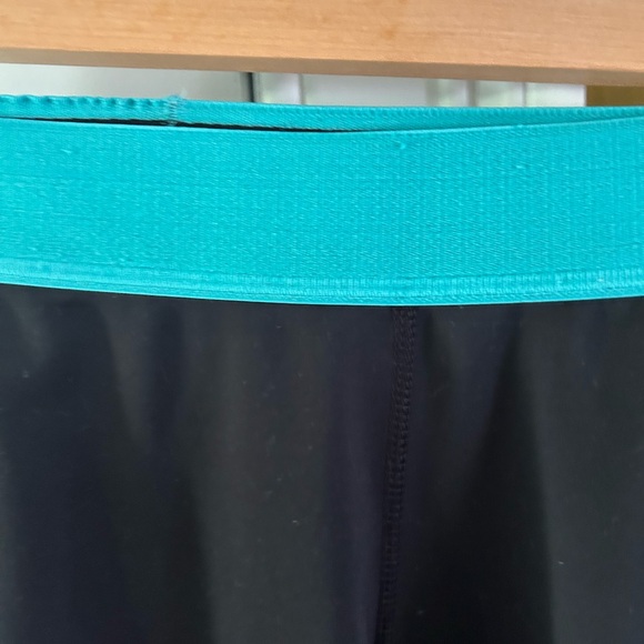 Adidas crop leggings -medium - Picture 3 of 8